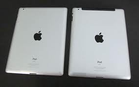 影片：iPad 3 外殻長的跟 iPad 2 一樣，但是厚了一點點，不過同樣有 Smart Cover 功能