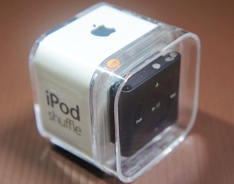 體積小巧 色彩耀眼 的 愛趴蝦佛 iPod Shuffle